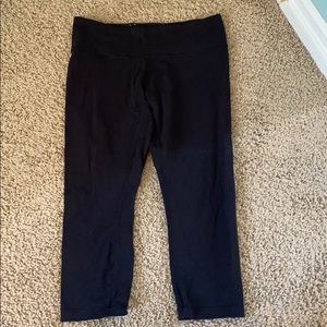 Black cropped Lululemon leggings